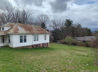 521 Duncan Hill Rd, Hendersonville, NC 28792