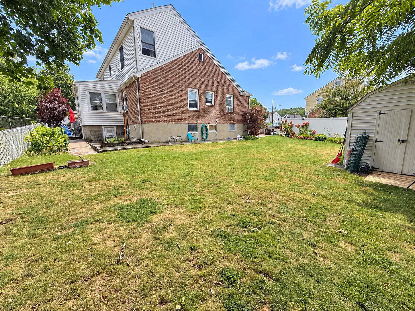 5 bed, 3000 sqft, $6,000 — Photo 3