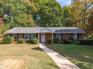2561 Weymoth Rd, Winston Salem, NC 27103