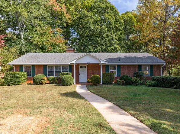 2561 Weymoth Rd, Winston Salem, NC 27103