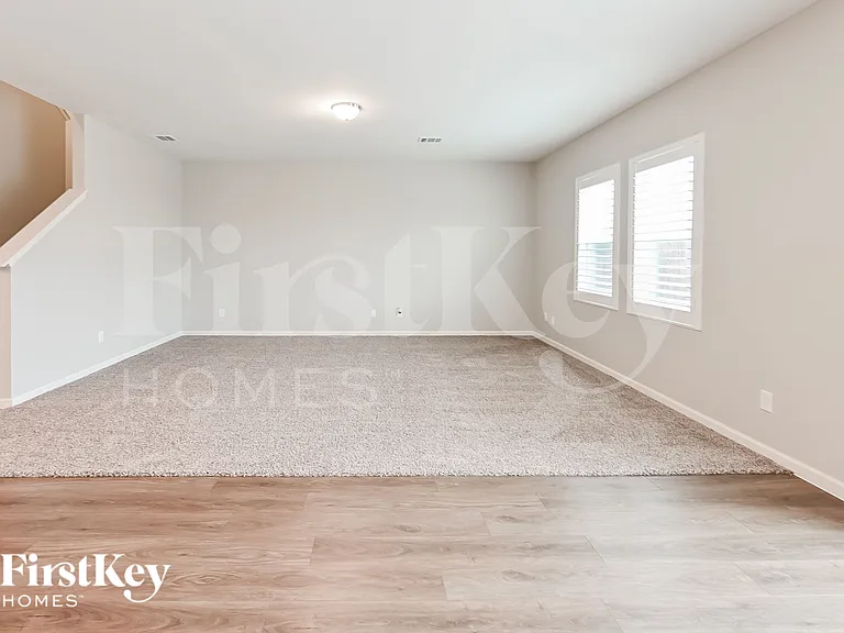 10080 Pappas Dr — Photo 3