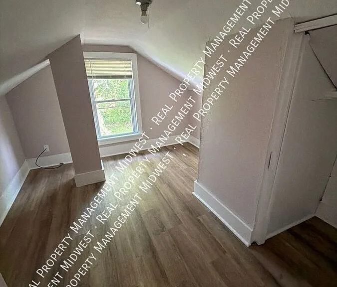 2504 Forest Home Ave — Photo 26
