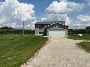 11925 S Johnson Rd, Greenville, MI 48838