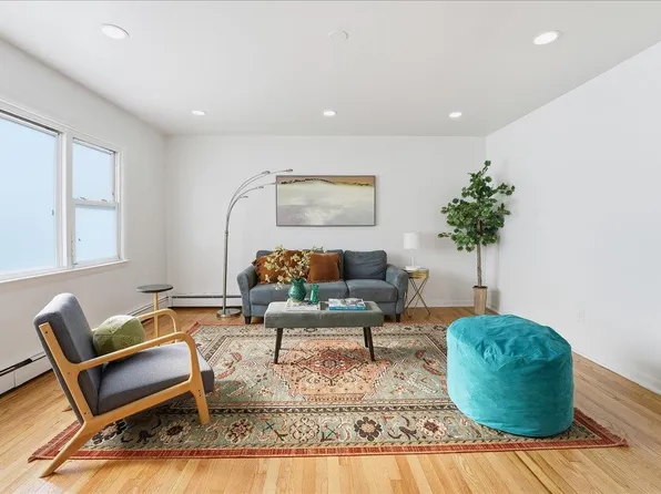 168 Carlton Avenue image 2 of 25