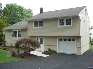 178 Spring Valley Rd, Oradell, NJ 07649