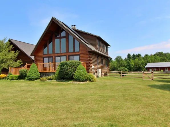 8 Maynard Court, Grand Isle, VT 05458