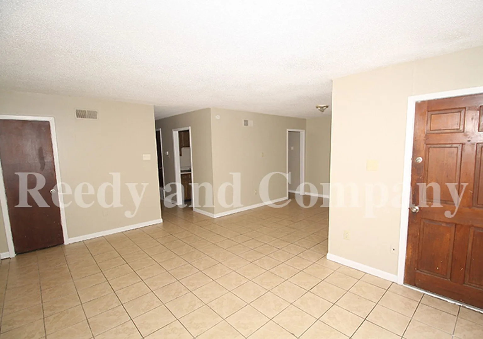 Welcome to 3385 Barbwood Drive! — Photo 4