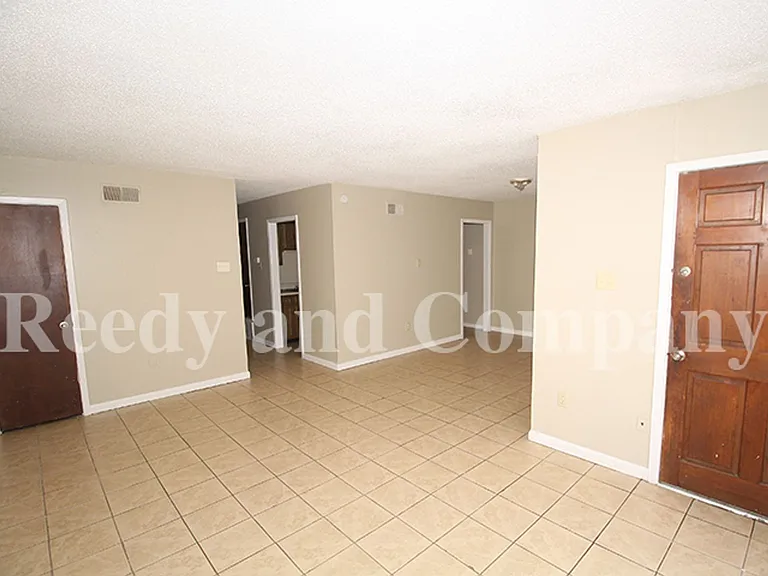 3385 Barbwood Dr — Photo 4