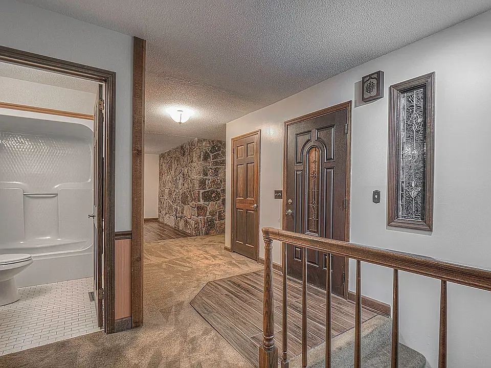 4 bed, 2775 sqft, $2,600 — Photo 2
