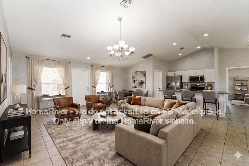 3 bed, 2.0 bath, 1521 sqft, $1,815 — Photo 2