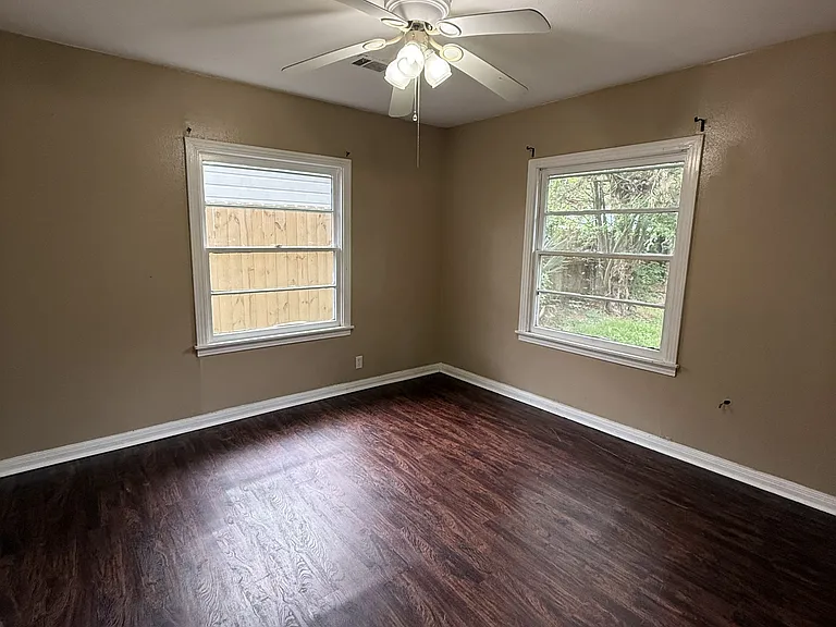 3825 Hyde Park Row — Photo 8