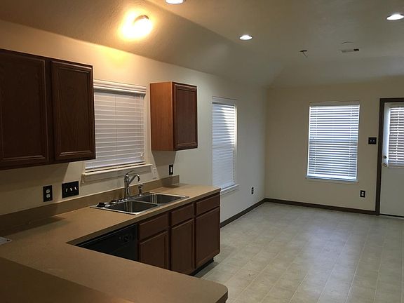 Kitchen / Dining
