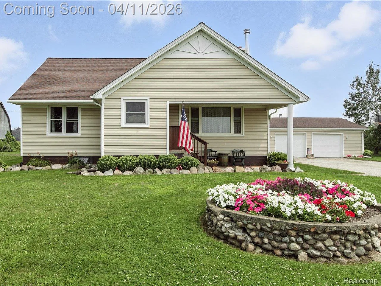 5770 Greenwood Rd photo 1