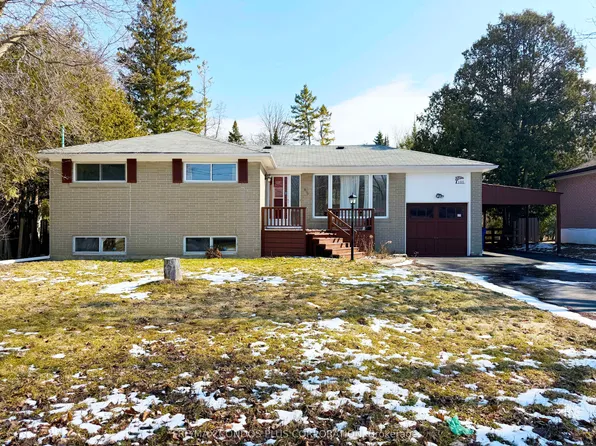 105 Park Ave, Newmarket, ON L3Y 1T6