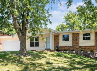 3601 Arlington Dr, Saint Charles, MO 63303