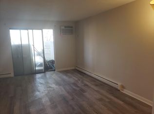 915 Edgell Rd APT 71, Framingham, MA 01701