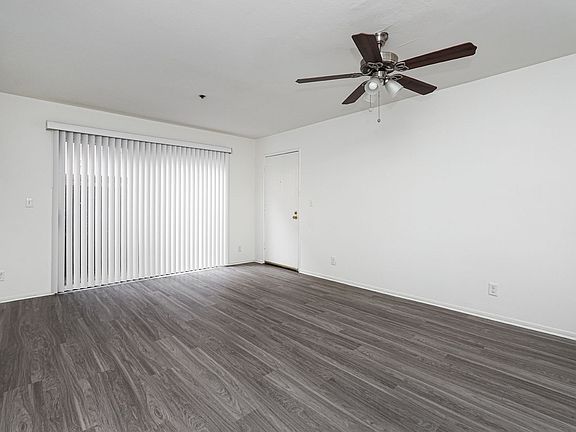 5th image of 6438 Vineland Ave APT 5