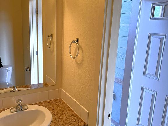 3rd image of 5360 NE 83rd Pl