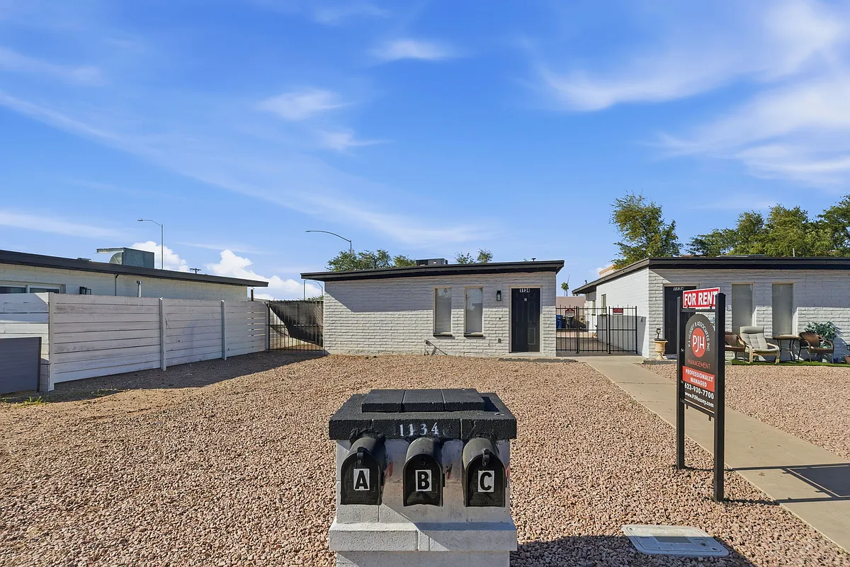 4-web-or-mls-Done-29_01132026 - 1134 N March Cir