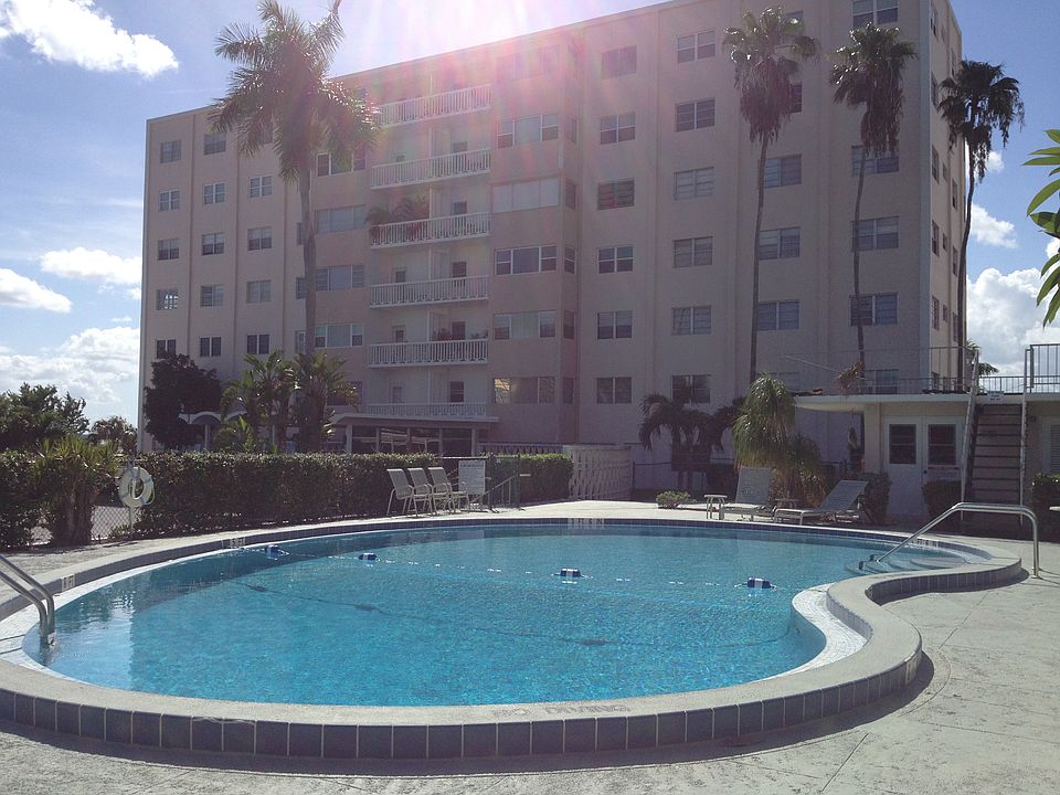 1st image of 1900 Clifford St APT 204