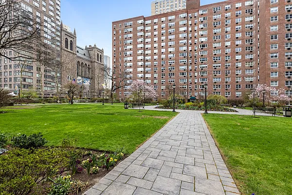 Sold by Compass | media 5