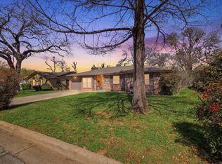 800 Brownstone St, Euless, TX 76039