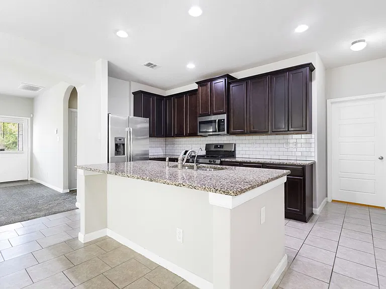 15136 Pandion Dr — Photo 2