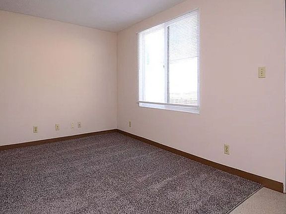 5th image of 712 W Mission Ave APT 3