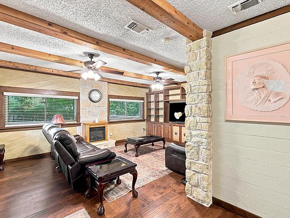 4th image of 4634 Rendon Rd