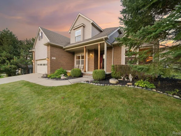 16177 Valcrest Dr, Linden, MI 48451