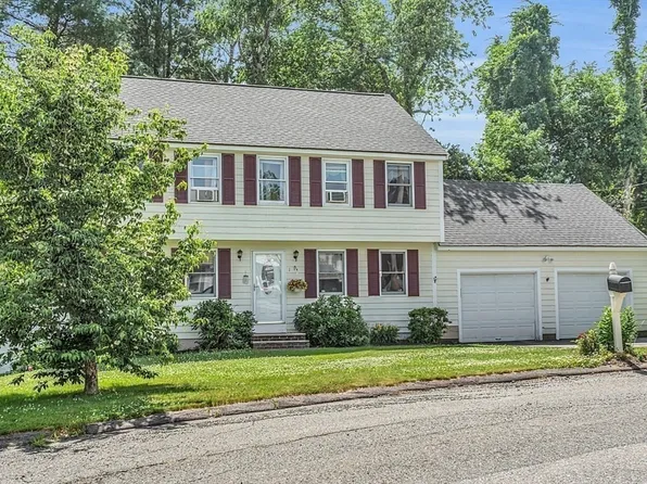 1 Deer Run, Groveland, MA 01834