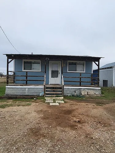 8634 E US Highway 290 Photo 1