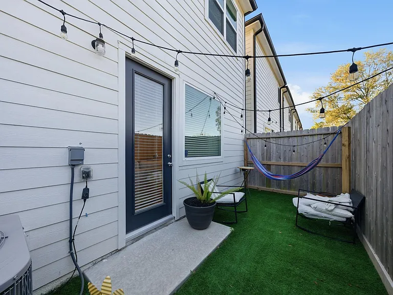 5929 Haring Ln — Photo 21