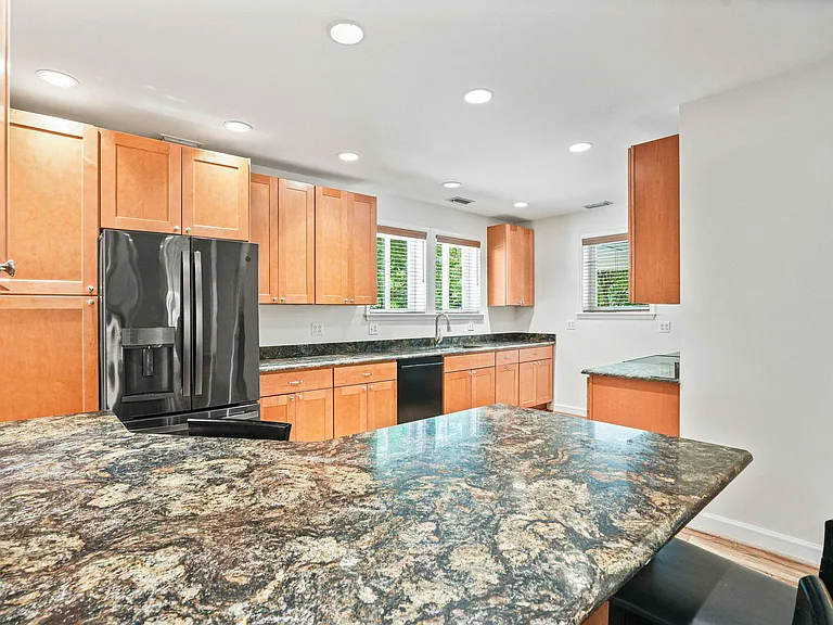 7712 Dolly Dr — Photo 18