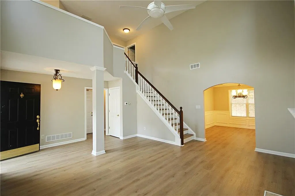 4 bed, 3.0 bath, 1938 sqft, $2,695 — Photo 2
