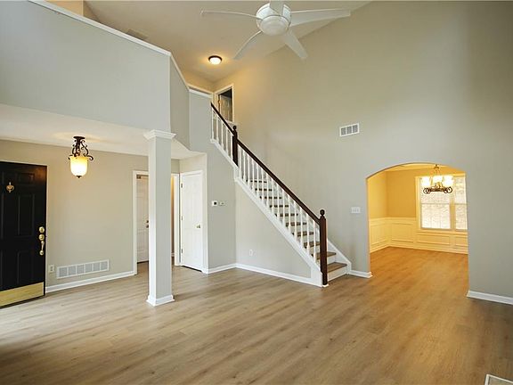 2nd image of 1030 Soaring Dr