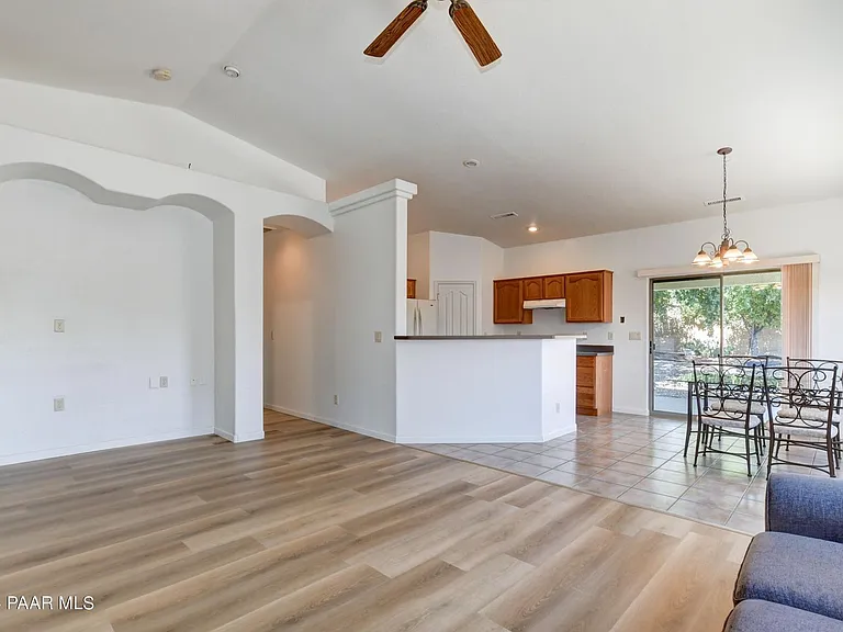 5520 N Bronco Ln — Photo 7