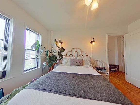 3rd image of 601 W Deming Pl #705
