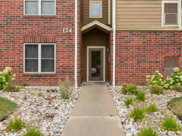 124 Glengarry Dr APT 302, Bloomingdale, IL 60108