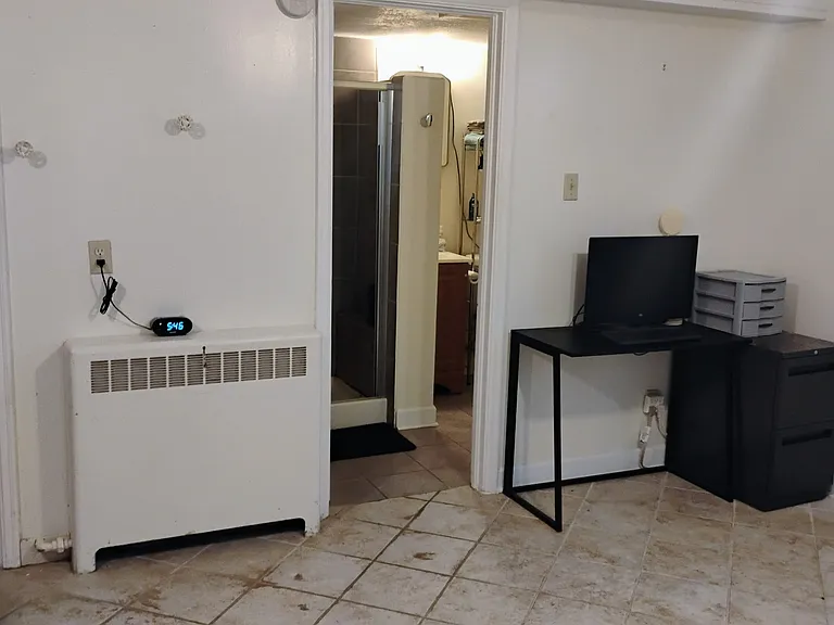 1729 Massachusetts St #7 — Photo 3