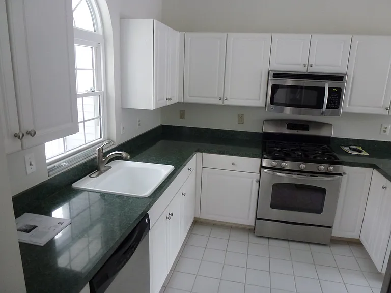 1901 Tanglewood Pl — Photo 6
