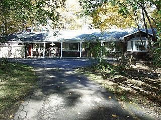 2nd image of 22 Hoffman Woods Rd