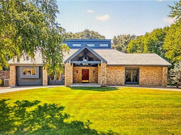 12639 Juniper Cir, Leawood, KS 66209