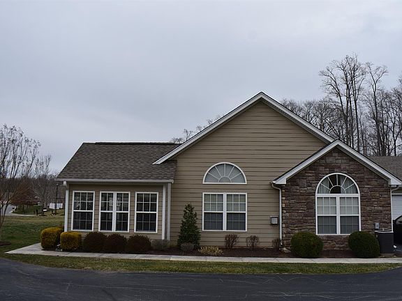 2nd image of 1212 Oak Lawn Dr N