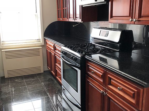 3rd image of 6945 108th St APT 9A