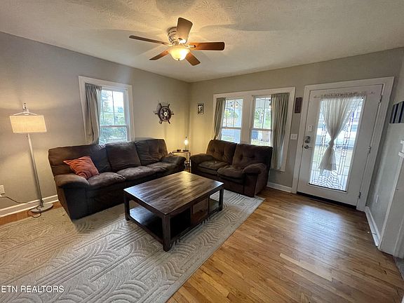 5th image of 2115 McCroskey Ave