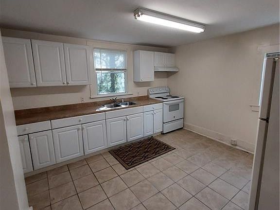 5th image of 302 South St