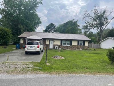 209 N West St, Elkville, IL, 62932