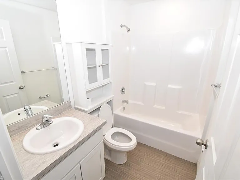 18080 Dublin Ave — Photo 20