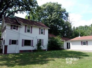 915 W Webster St, Clinton, IL 61727